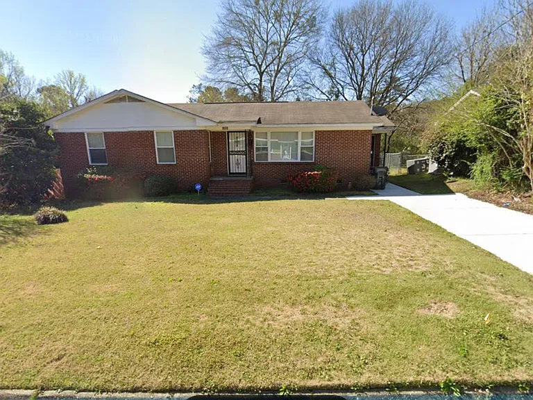 1903 Haggins St — Photo 1
