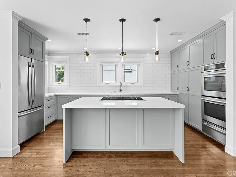 659 W Sycamore Ave — Photo 5