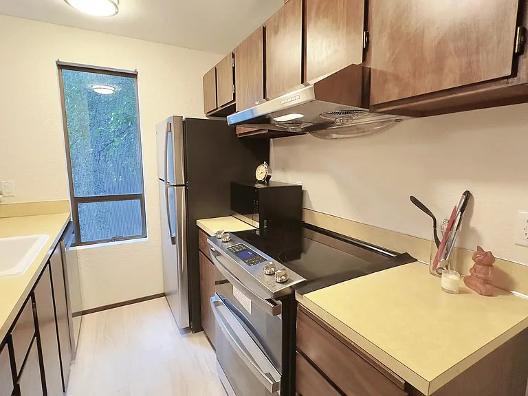 10330 SE 6th St #A4 — Photo 10