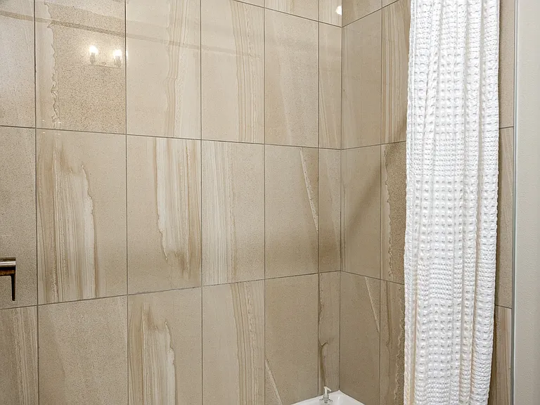Tidewater Townhomes | Bathroom