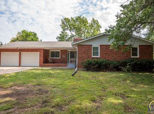 2510 SE Alexander Dr, Topeka, KS 66605