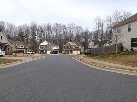 5th image of 9 Harbor Glen Ct