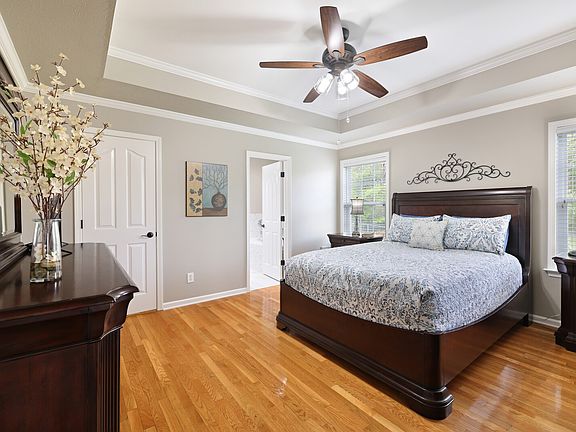 5th image of 4013 Claude Dr