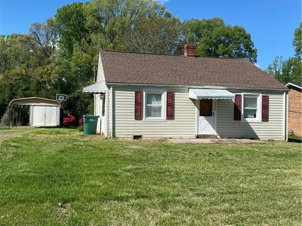 2692 Wentworth St, Reidsville, NC 27320