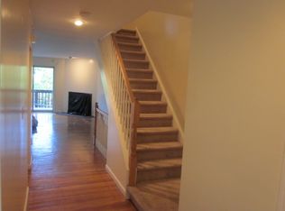 132 Panorama Dr, Edgewater, NJ 07020