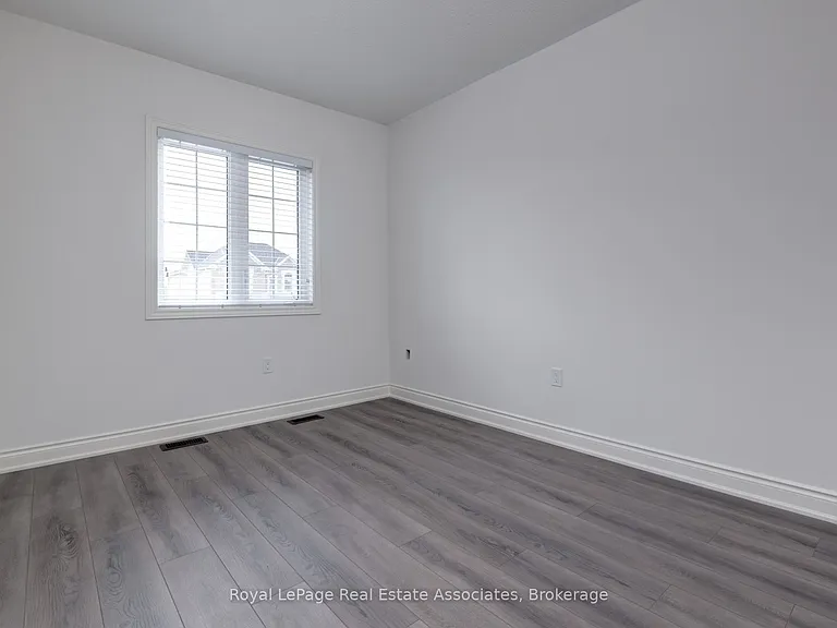 34 Attwater Dr E — Photo 33