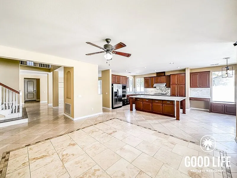 4 bed, 4.0 bath, 3535 sqft, $5,500 — Photo 4