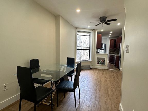 5th image of 574 Morgan Ave APT 3L