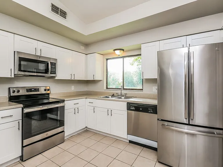 11389 Darlington Dr — Photo 9