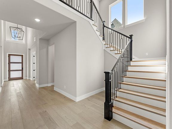 7th image of this home
