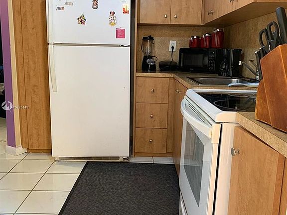 5th image of 1663 NE Miami Gardens Dr APT 140
