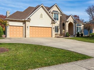 4306 Tomahawk Ln, Vermilion, OH 44089
