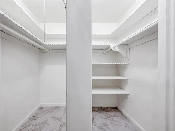 301 East 48th Street image 15 of 20