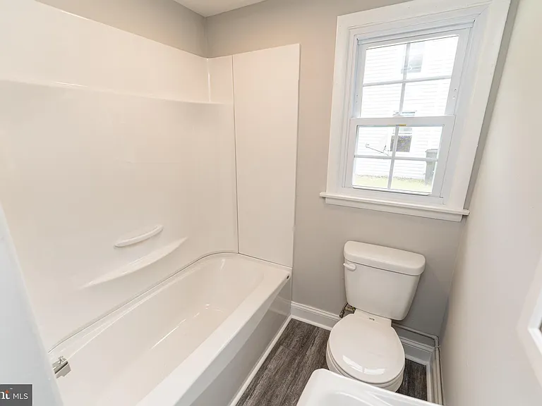 119 Davis Ln — Photo 16