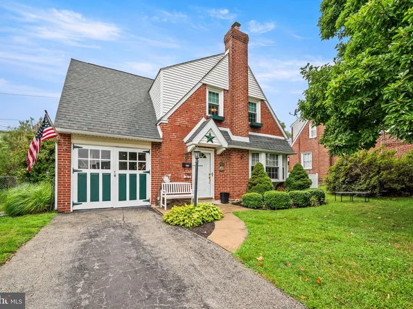 220 Westwood Park Dr, Havertown, PA 19083