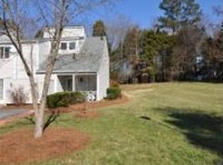 8407 Cricket Lake Dr, Charlotte, NC 28277