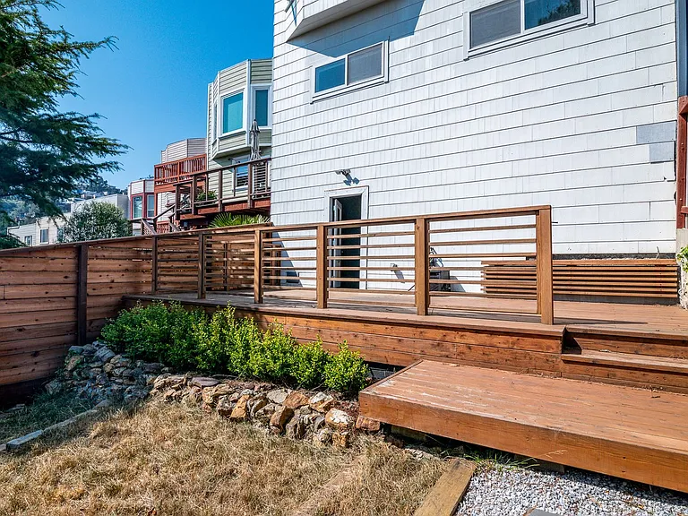 919 Teresita Blvd — Photo 29