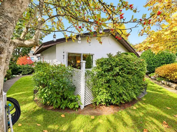 278 Island Hwy #2, View Royal, BC V9B 1G5