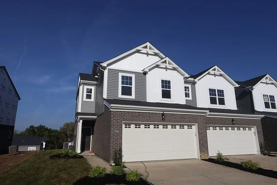 3 bed, 2.5 bath, 1552 sqft, $2,750 — Photo 2