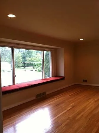 7925 Sagamore Dr — Photo 5