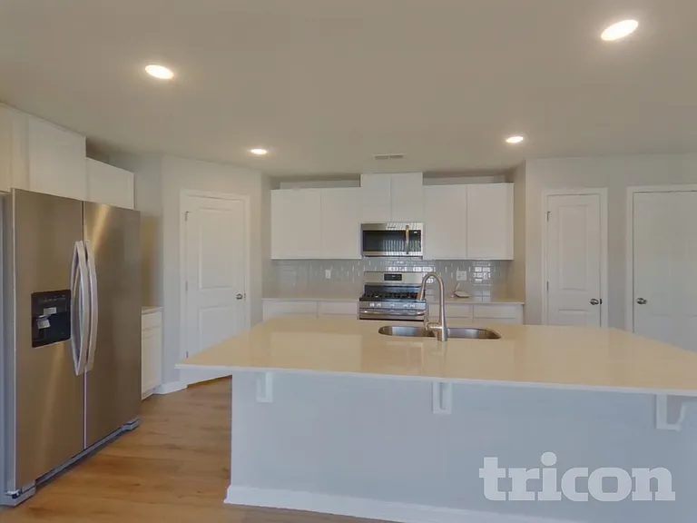 1715 Southwold Ln — Photo 4