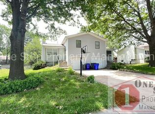 1307 E 152nd Ter, Olathe, KS 66062