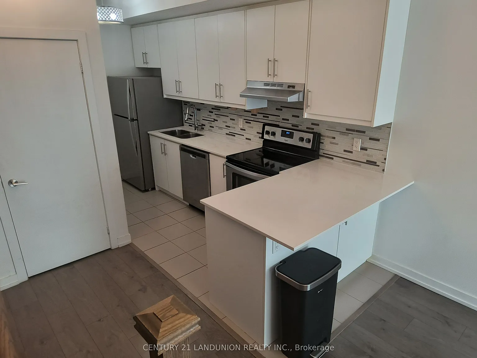 3 bed, $3,200 — Photo 4
