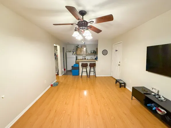 1015 SW 9th St APT D22, Gainesville, FL 32601