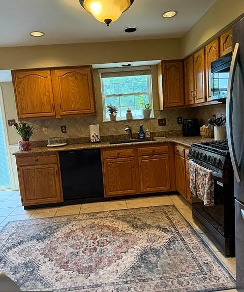 108 Parkside Dr — Photo 11