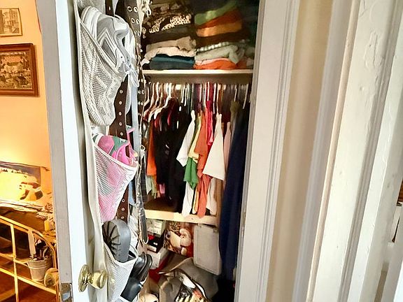 5th image of 3004 Monument Ave APT 3