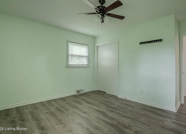 5106 Bardstown Rd — Photo 8