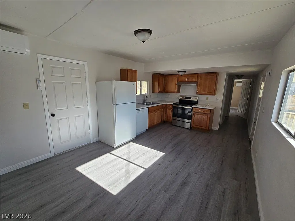 2 bed, 2.0 bath, 1222 sqft, $1,200 — Photo 2