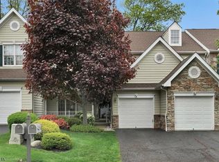 56 Patriot Hill Dr, Basking Ridge, NJ 07920