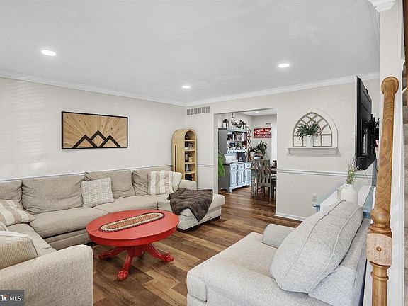 5th image of 6125 Pond View Dr