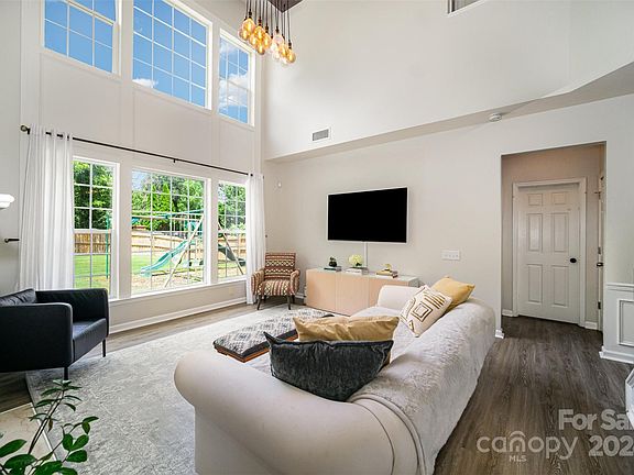 5th image of 1922 Arbor Crest Ct
