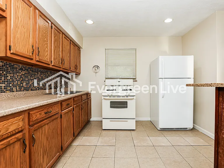 2669 Montana Ave — Photo 6