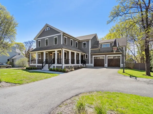 57 Elsinore St, Concord, MA 01742