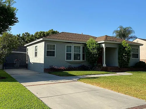 212 W Atara St Photo 1