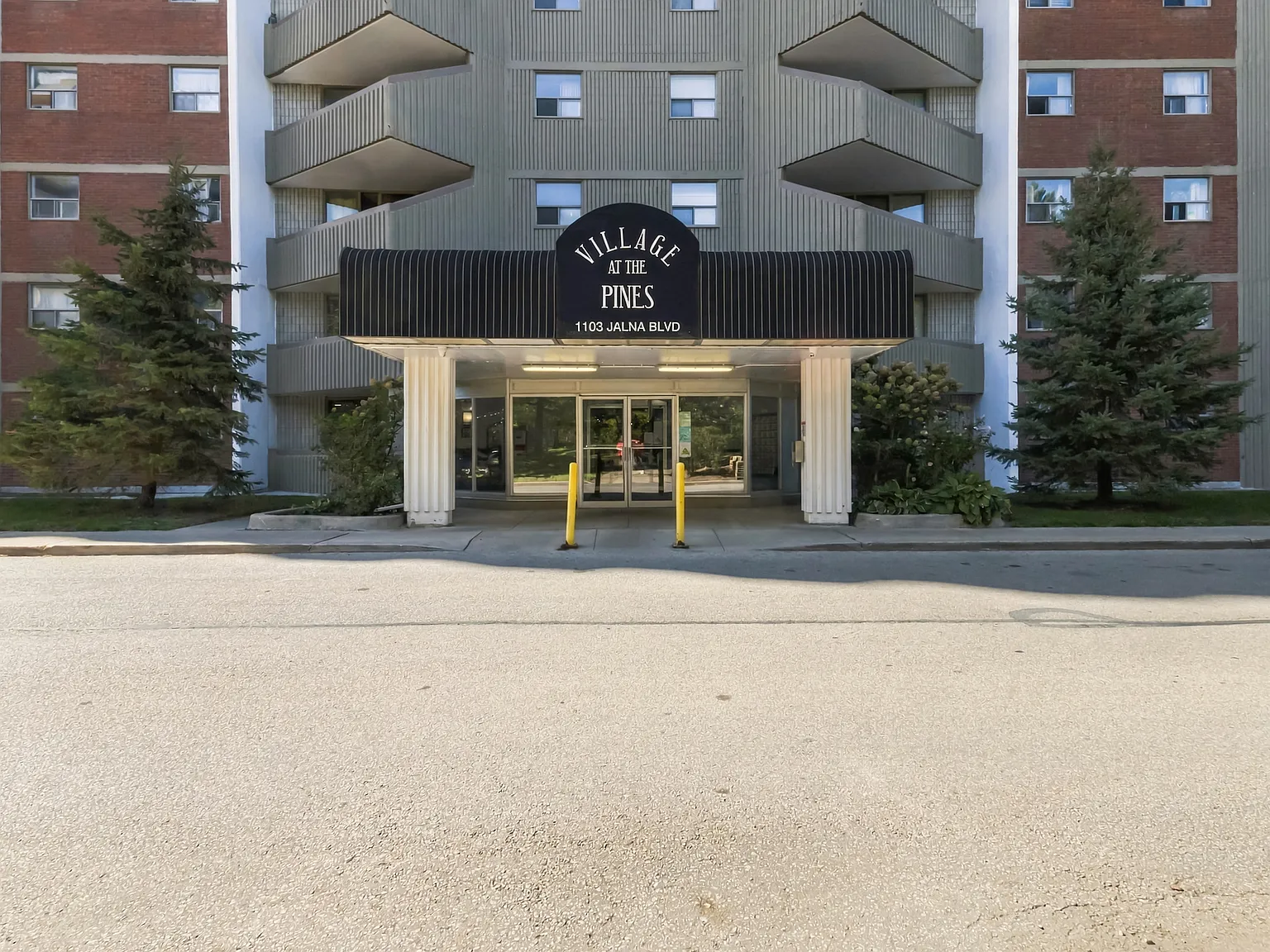 1103 Jalna Boulevard London — Photo 2