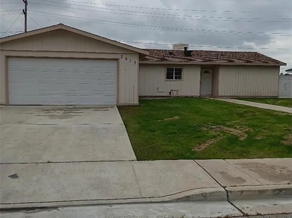 2517 Silver Dr, Bakersfield, CA 93306