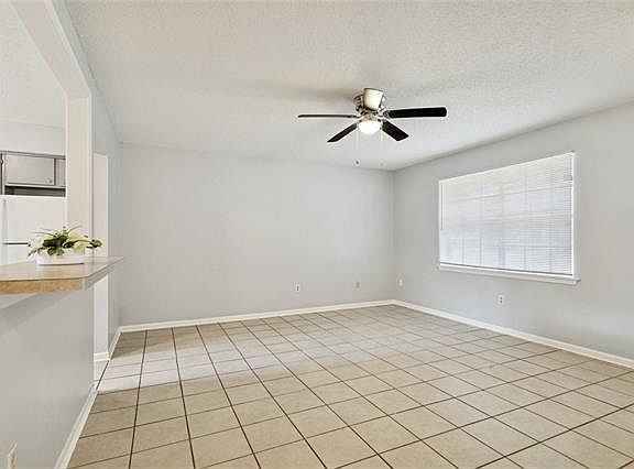 4th image of 222 E Saint Mary Dr