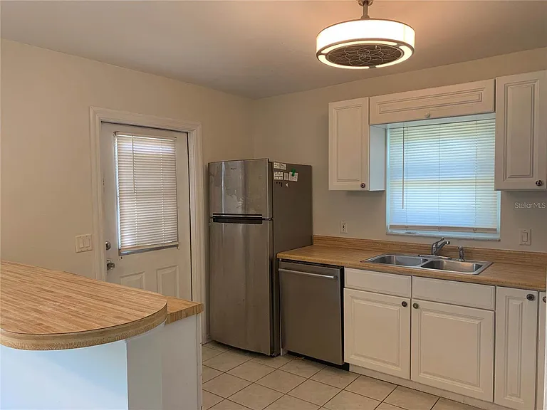 1875 Vamo Dr — Photo 10