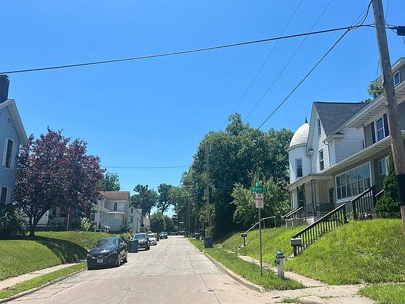 4th image of 529 Maple Ave