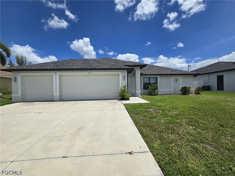 329 SW 21st Ln