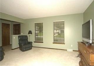4th image of 4707 Stearns Ln
