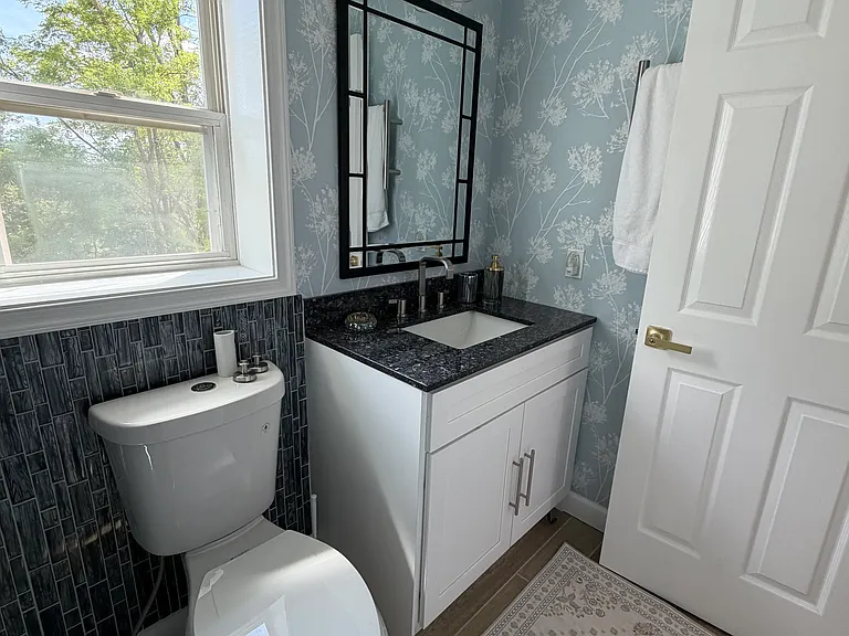 110 State St — Photo 23