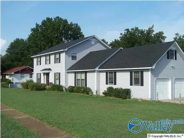 902 Somerville Rd SE, Decatur, AL 35601