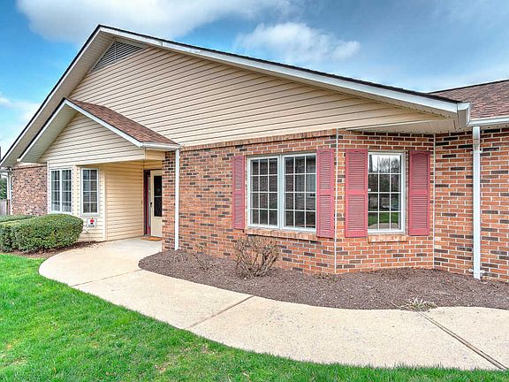 5th image of 1102 Estate Dr #1102