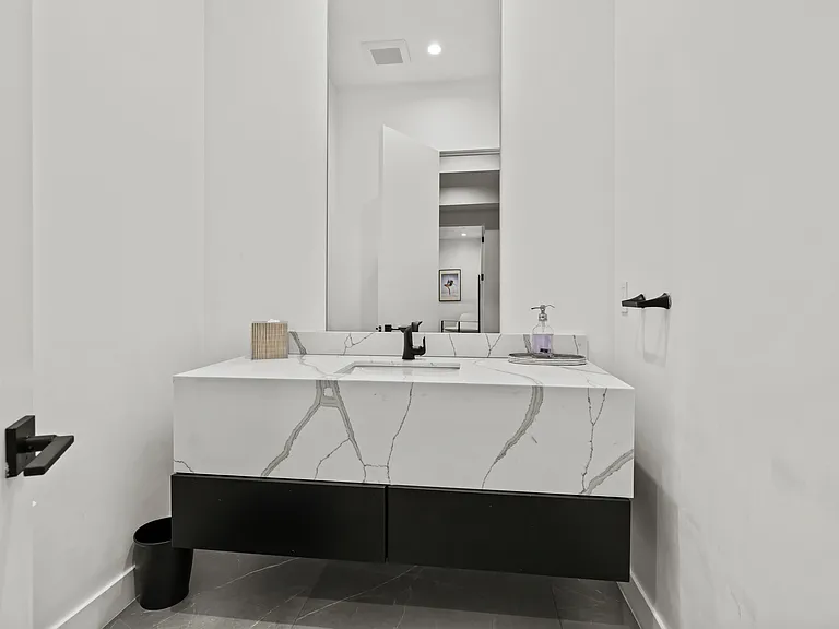 12125 W Sunset Blvd — Photo 14
