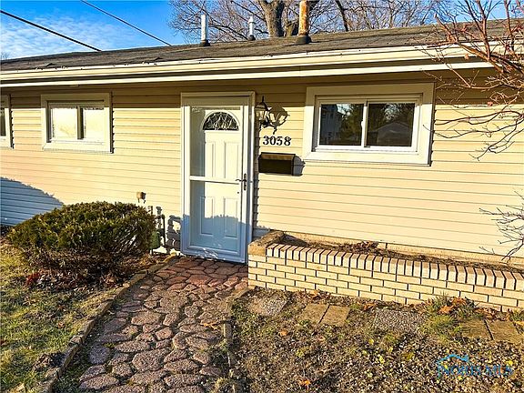3rd image of 3058 Brock Dr